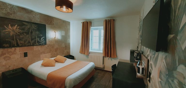 Chambre-standard-hotel-du-Moulin-de-la-Brevette-arbigny-scaled-1.jpg
