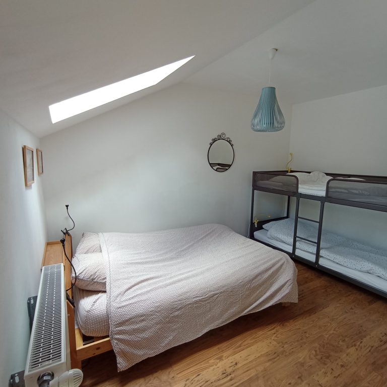 chambre-1-rotated-1.jpg